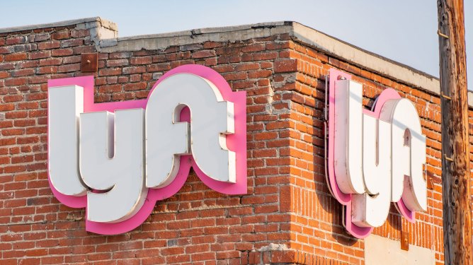 LOS ANGELES, CA - AUGUST 21: General Views of the Lyft Rideshare offices in Downtown L.A. on August 21, 2020 in Los Angeles, California. (Photo by AaronP/Bauer-Griffin/GC Images)